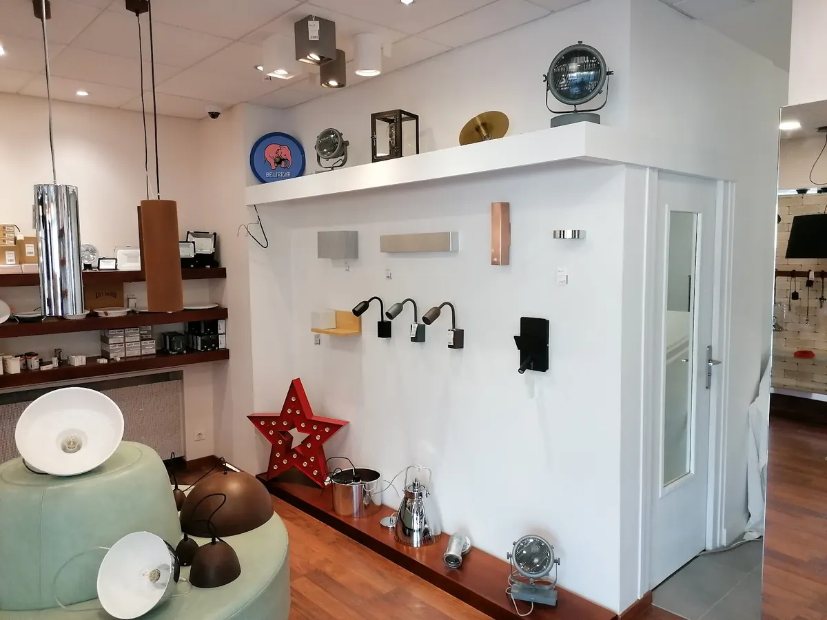 Le magasin Elec'M Éclairage : appliques, suspensions et lampes exposées